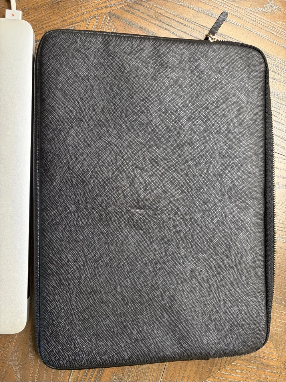 Apple MacBook Air 13” 2017 A1466 | Factory Reset | Charger + Kate Spade Sleeve